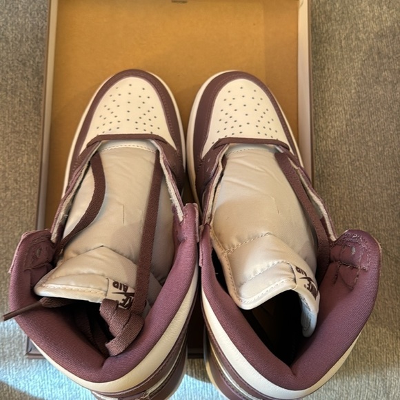 Air Jordan 1 Retro High OG - Picture 2 of 4